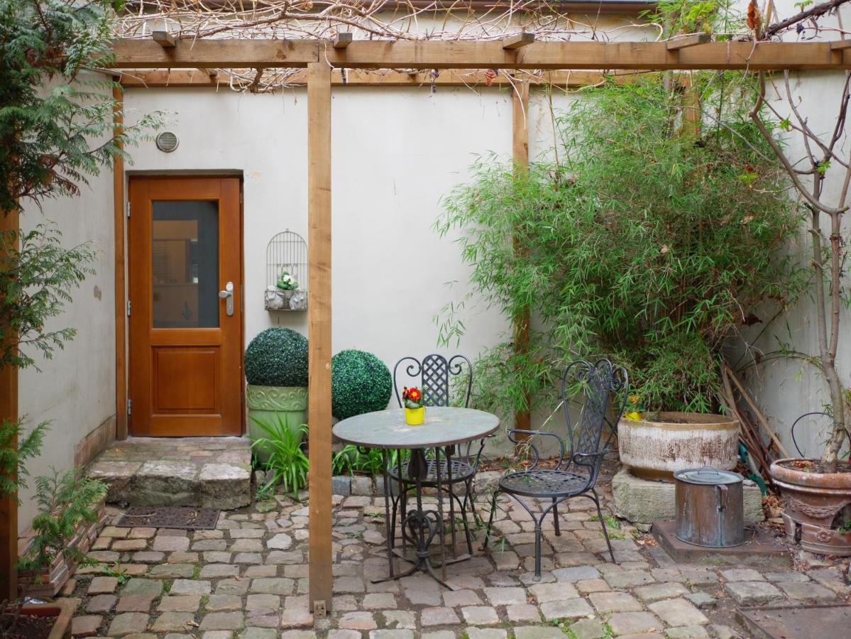 Romantic Nest Under Prague Castle 외부 사진